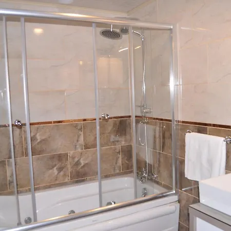 Hotell Arikan Pozantı
